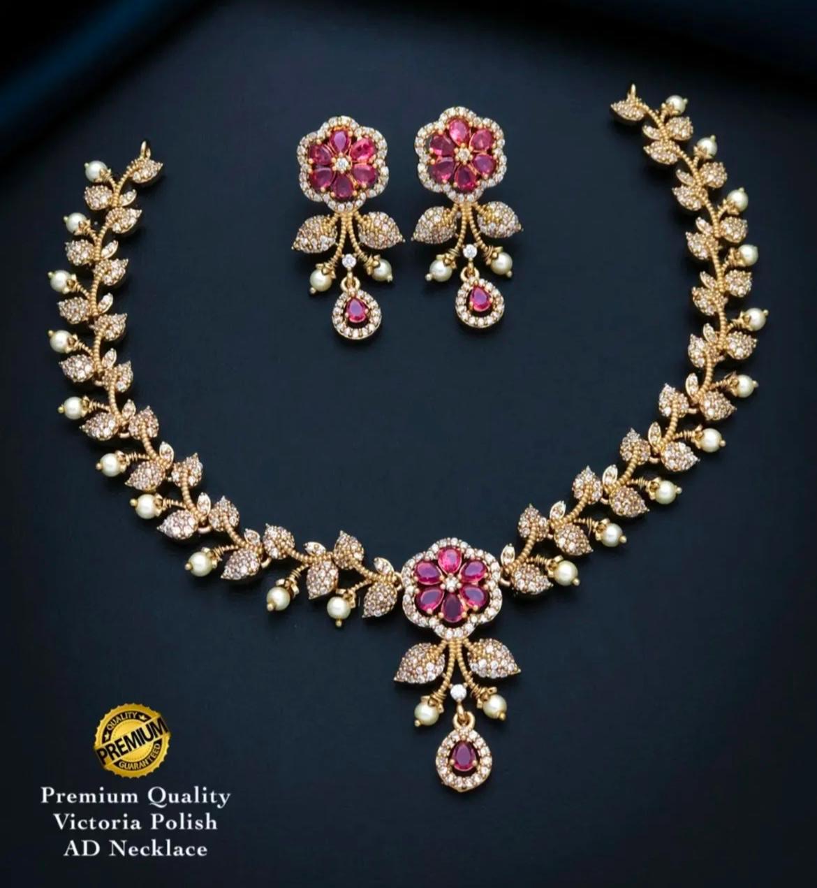Necklace — image 1 of 1
